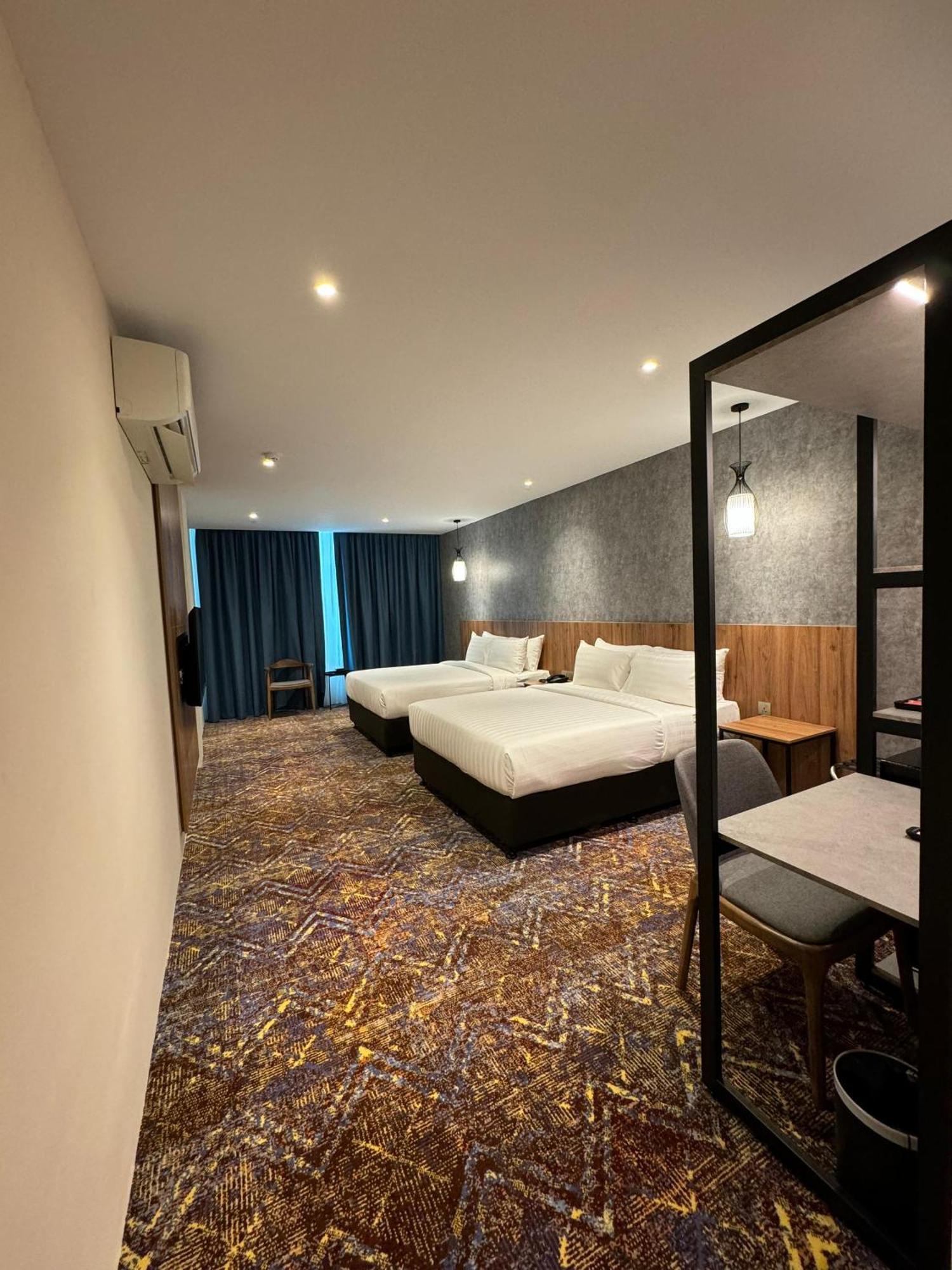 Le'Genda Hotel Kajang Kültér fotó