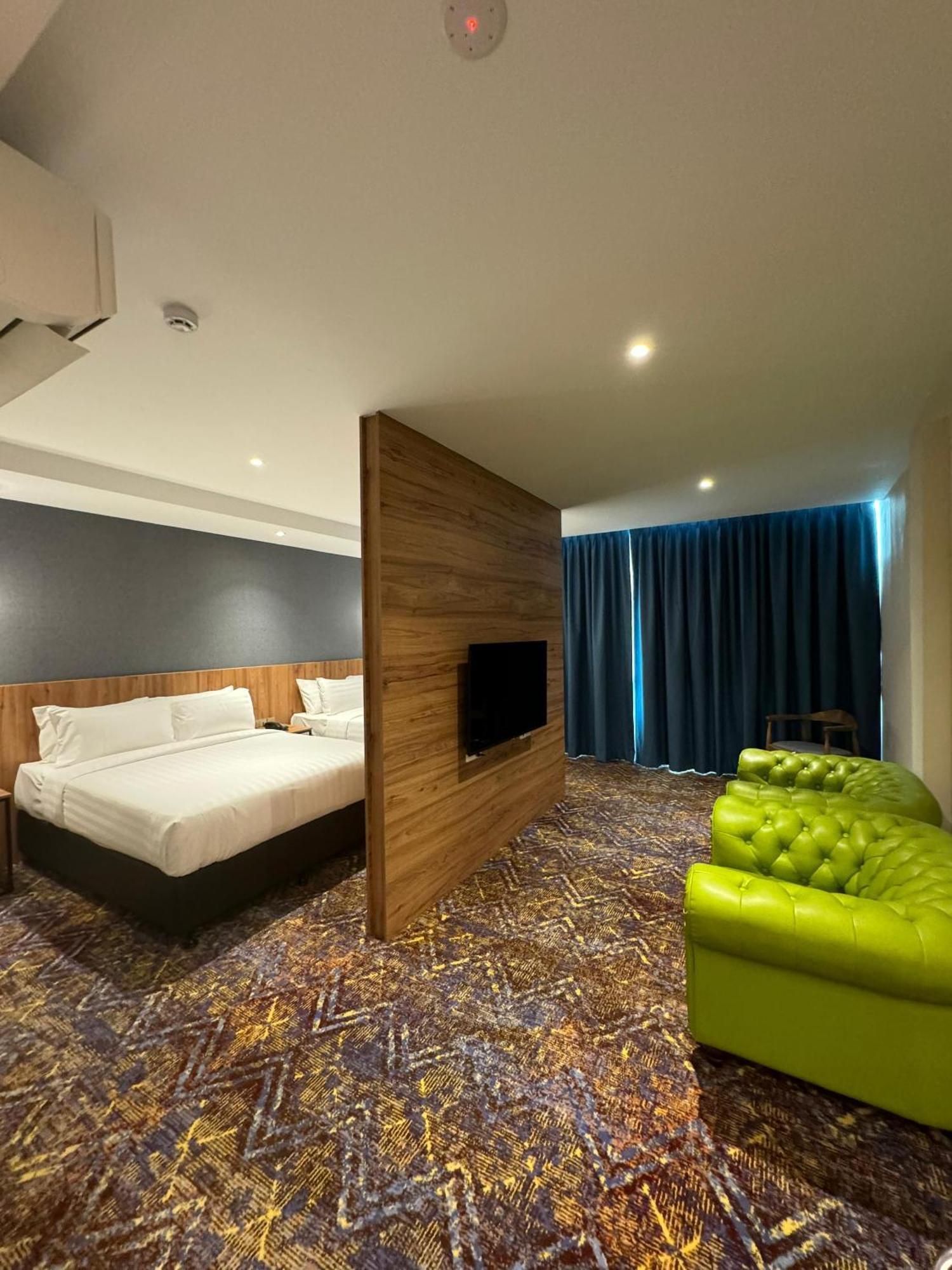 Le'Genda Hotel Kajang Kültér fotó