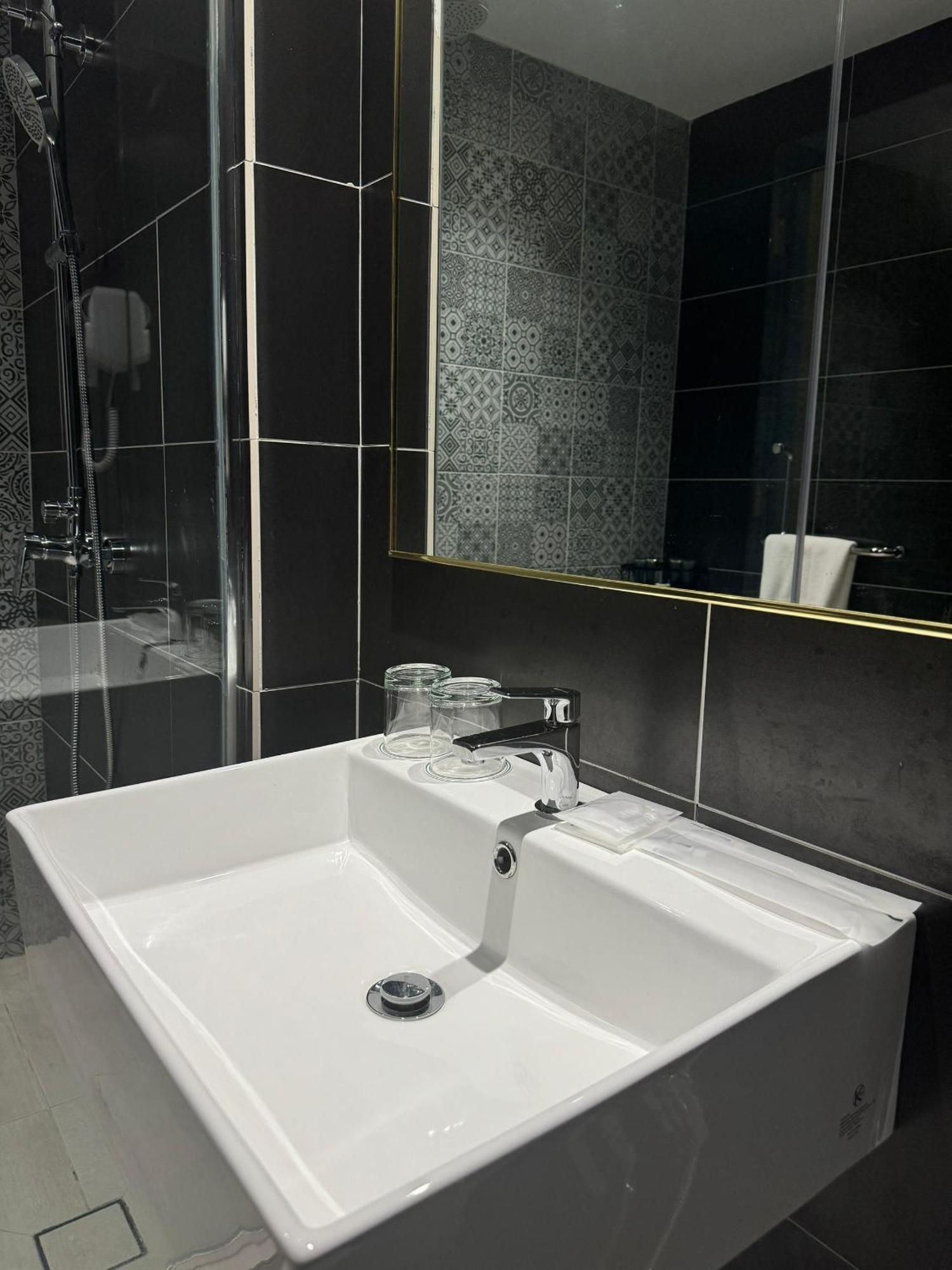 Le'Genda Hotel Kajang Kültér fotó