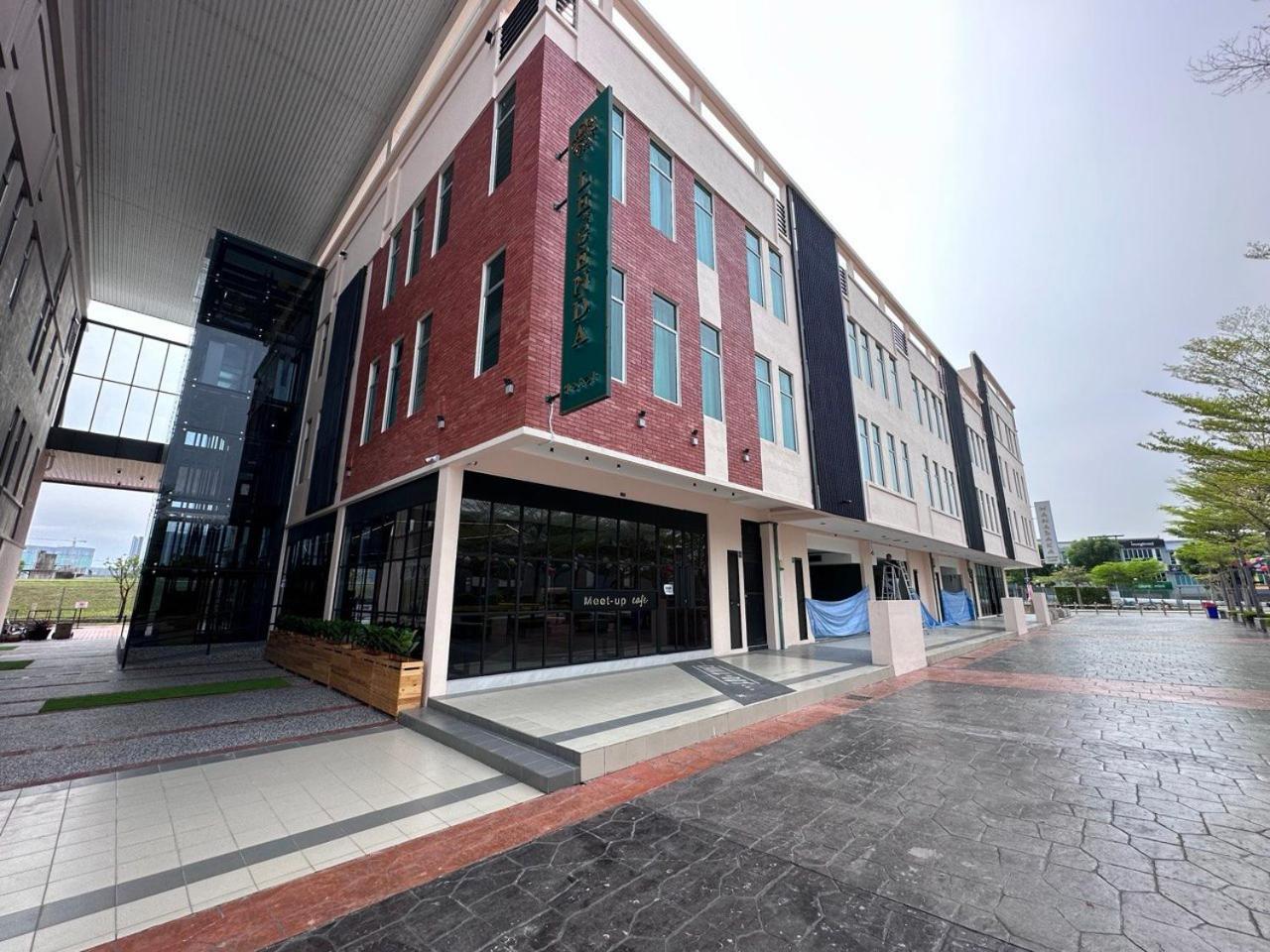 Le'Genda Hotel Kajang Kültér fotó